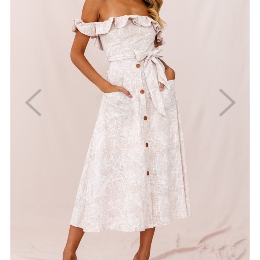 Selfie Leslie off the shoulder peachy pink dress